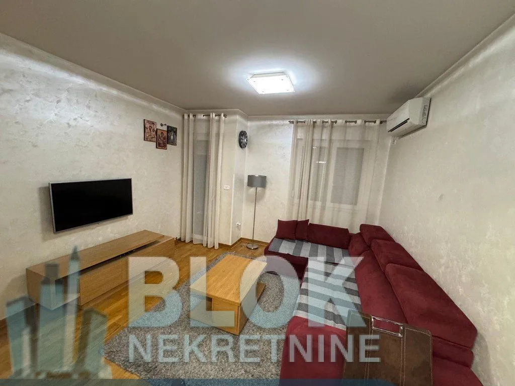 Izdavanje, jednosoban stan, 43m², City Kvart, Podgorica