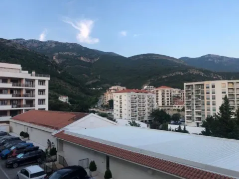 Prodaja, dvosoban stan, 71m², Bečići, Budva