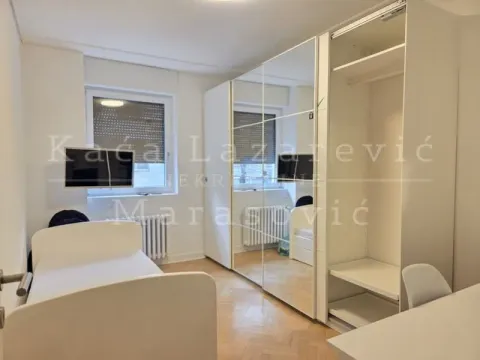 Izdavanje, četvorosoban stan, 99m², Gundulićev Venac, Beograd - image 14