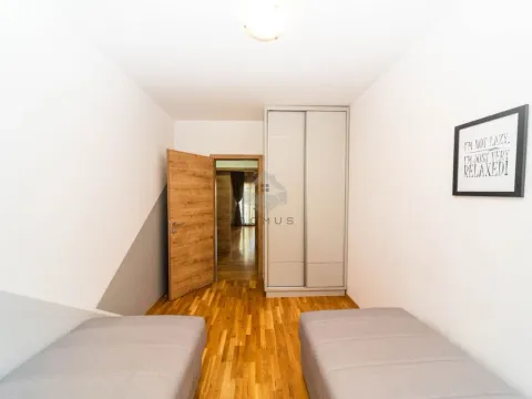 Izdavanje, dvosoban stan, 70m², Centar, Podgorica - image 10