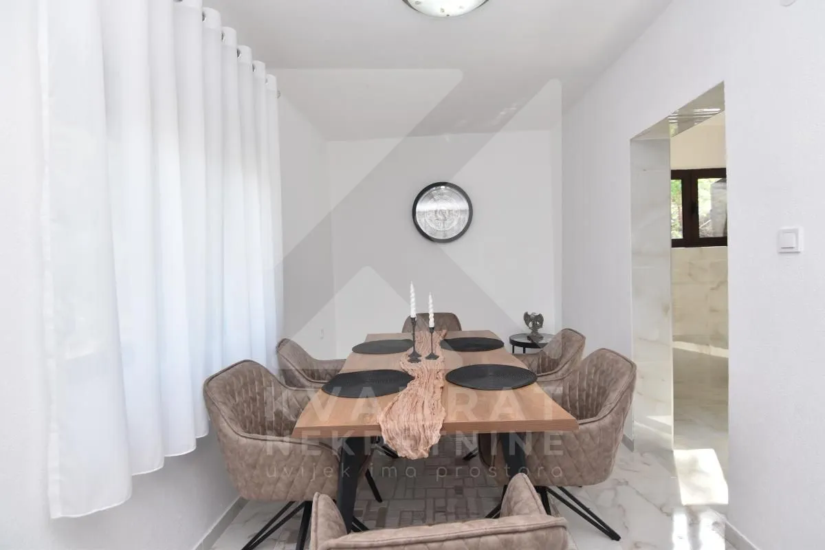 Izdavanje, kuća, 130m², Zlatica, Podgorica