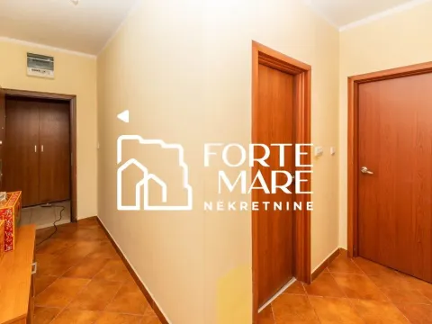 Sale, one bedroom apartment, 63m², Baošići, Herceg Novi - image 11