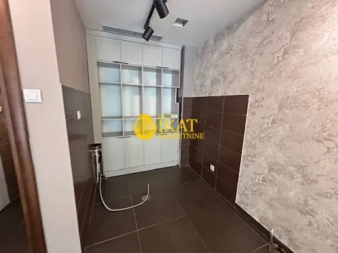 Prodaja, poslovni prostor, 42m², Kalenić Pijaca, Vračar Sve Podlokacije - image 11