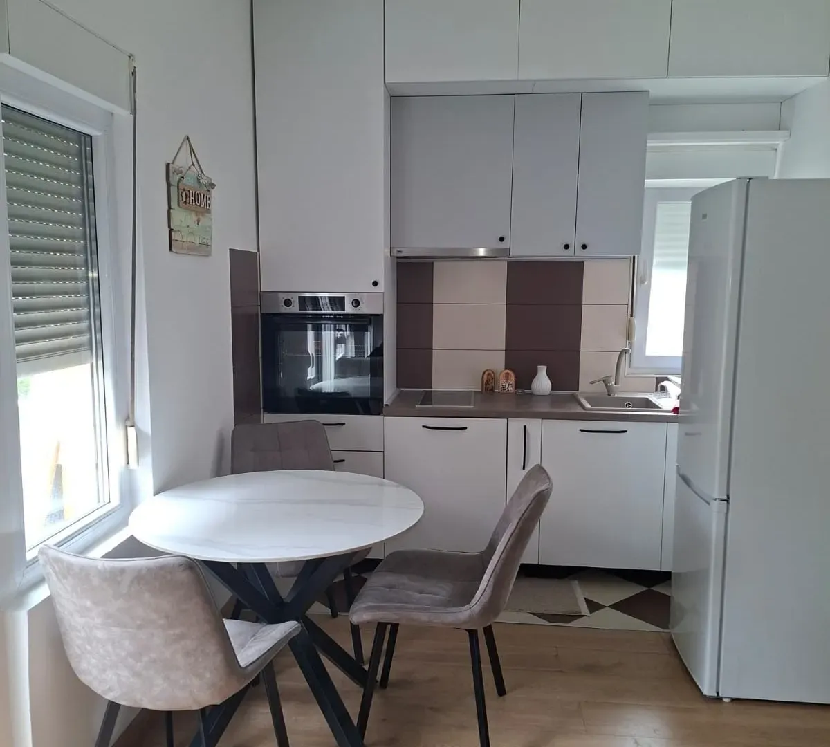 Izdavanje, jednosoban stan, 40m², Donja Gorica, Podgorica