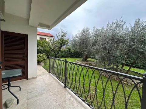Izdavanje, dvosoban stan, 90m², Čeluga, Bar - image 8