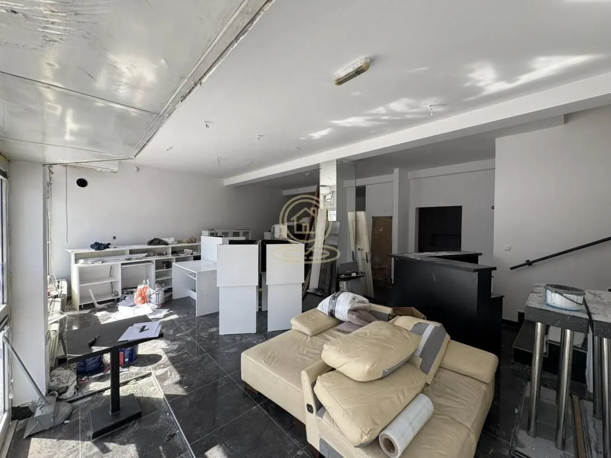 Izdavanje, poslovni prostor, 166m², Zvezdara Sve Podlokacije, Beograd