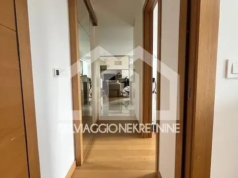 Izdavanje, trosoban stan, 70m², Stari Grad, Beograd - image 11