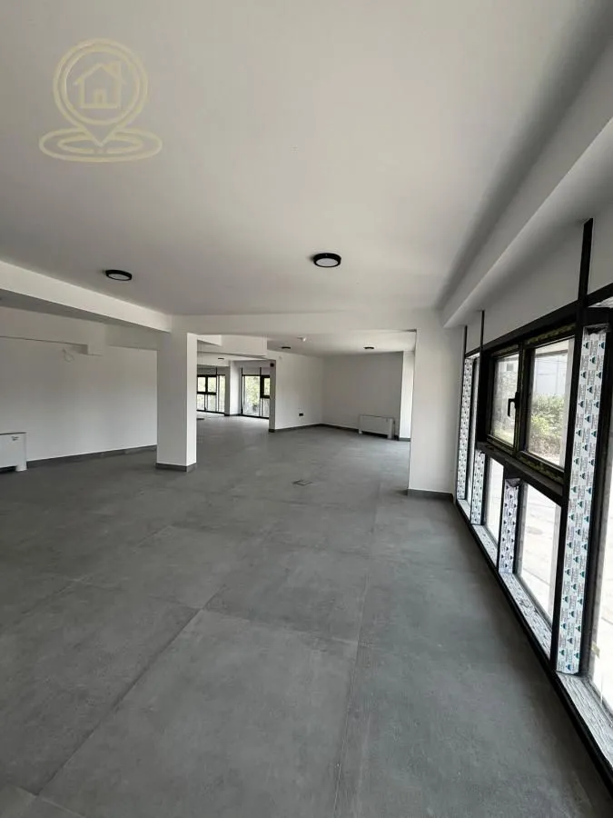 Rent, office space, 550m², Medijana, Niš