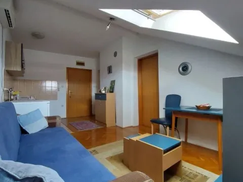 Prodaja, jednosoban stan, 27m², Nova Detelinara, Novi Sad Sve Podlokacije