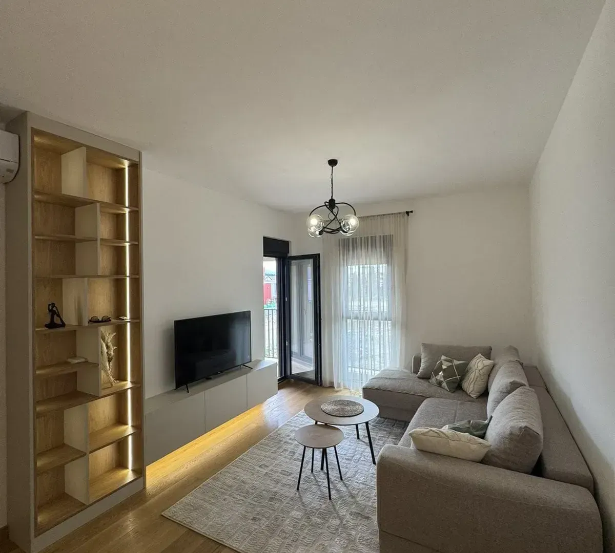 Izdavanje, jednosoban stan, 45m², City Kvart, Podgorica