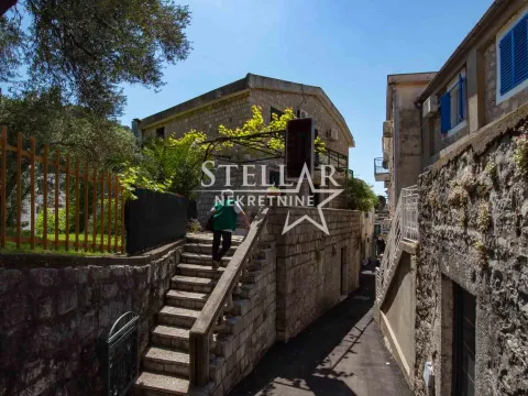 Rent, house, 200m², Budva, Crna Gora - image 1