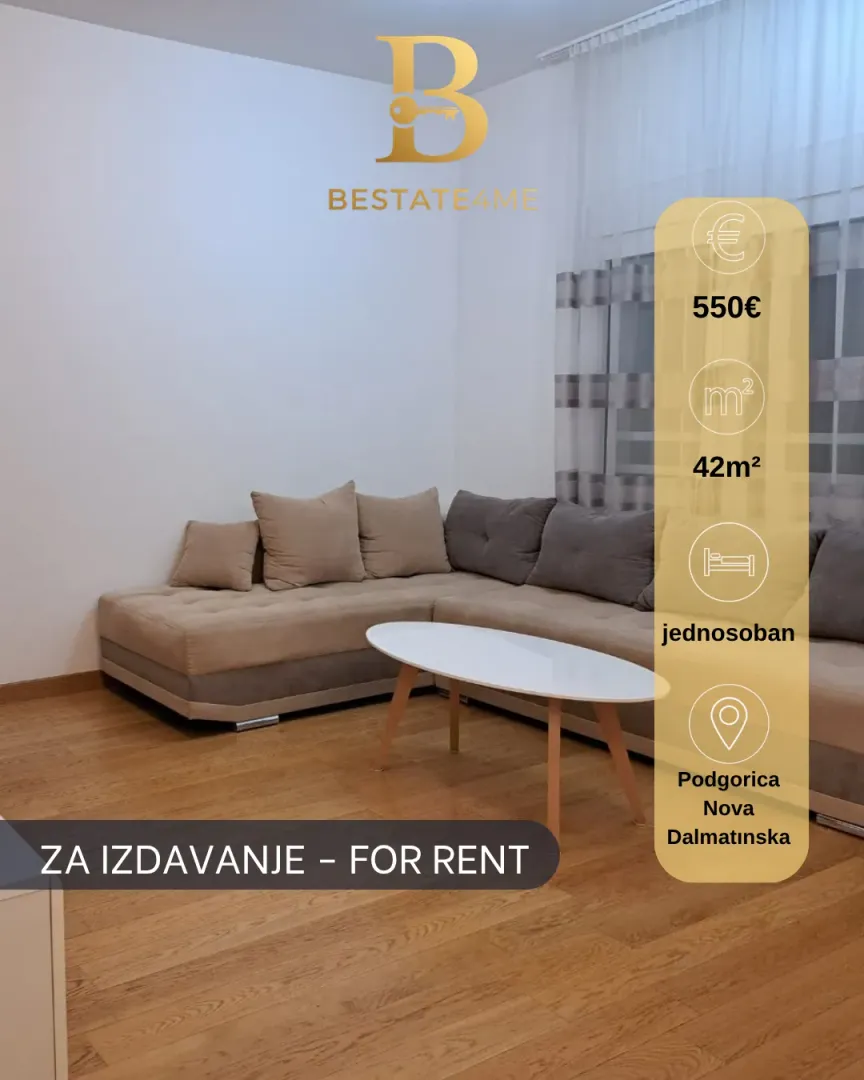 Dnevna soba sa ugaonom garniturom i stočićem.