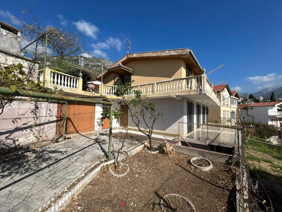 Prodaja, kuća, 270m², Šušanj, Bar
