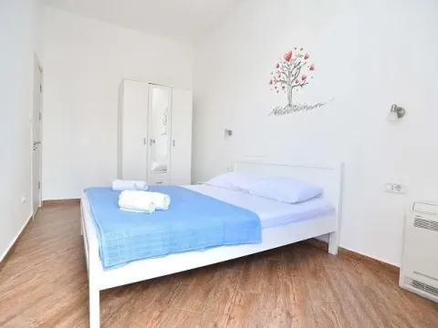 Izdavanje, jednosoban stan, 45m², Centar, Budva - image 8