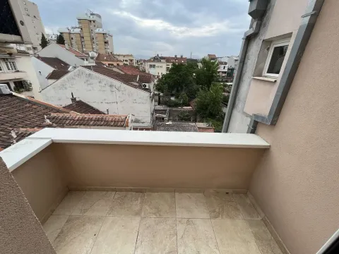 Pogled sa terase na okolne zgrade. - image 15