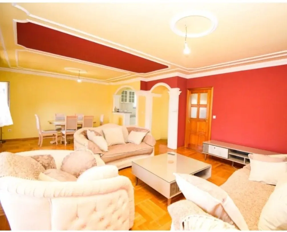 Prodaja, kuća, 369m², Donja Gorica, Podgorica