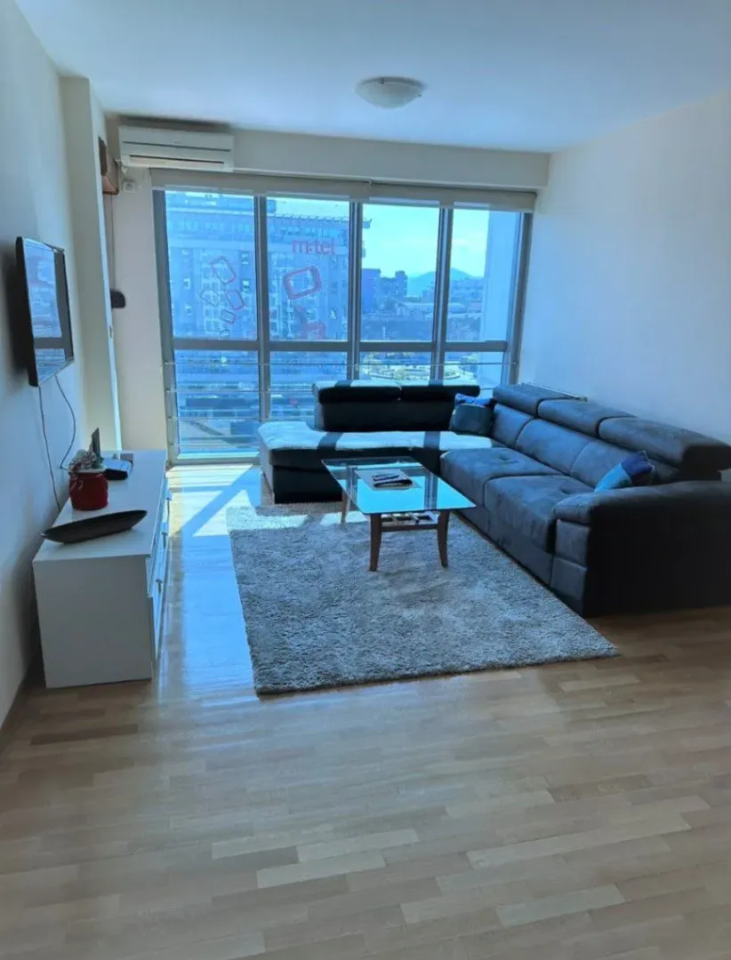 Izdavanje, dvosoban stan, 75m², Preko Morače, Podgorica