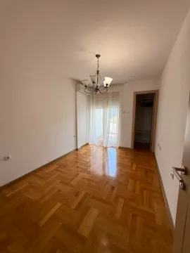 Rent, three bedroom apartment, 150m², Preko Morače, Podgorica - image 10