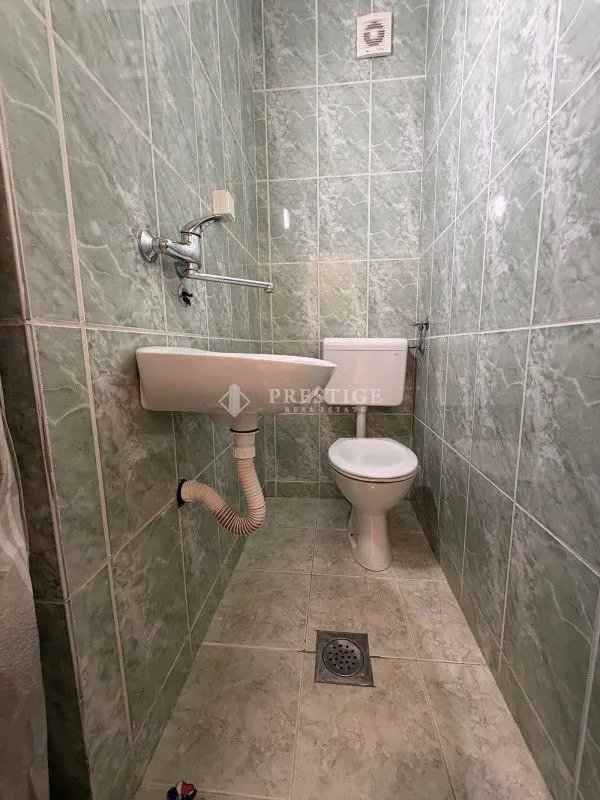 Izdavanje, dvosoban stan, 60m², Centar, Podgorica