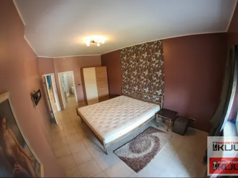 Rent, house, 1000m², Kać, Novi Sad Sve Podlokacije - image 46