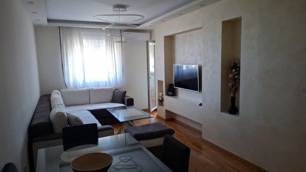 Izdavanje, jednosoban stan, 55m², City Kej, Podgorica
