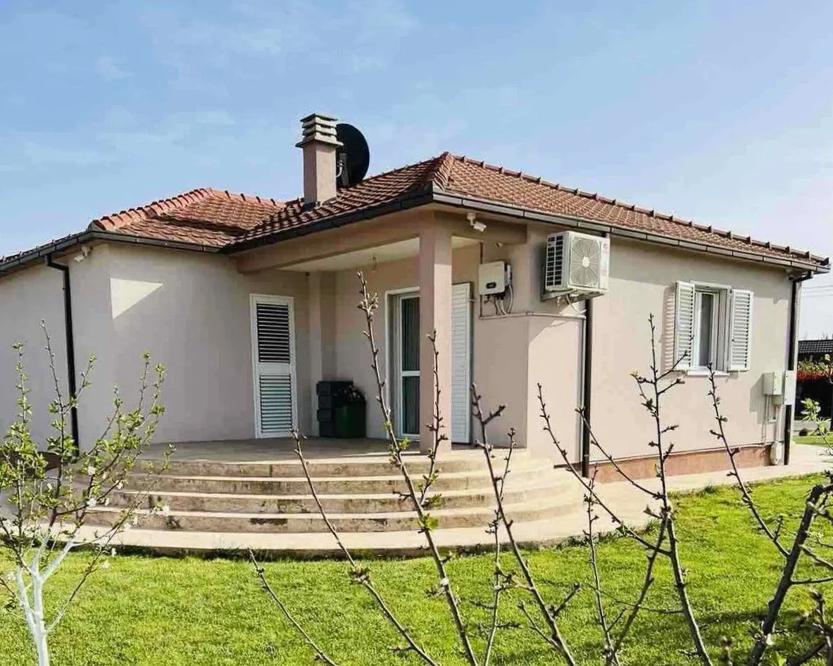 Izdavanje, kuća, 150m², Spuž, Danilovgrad