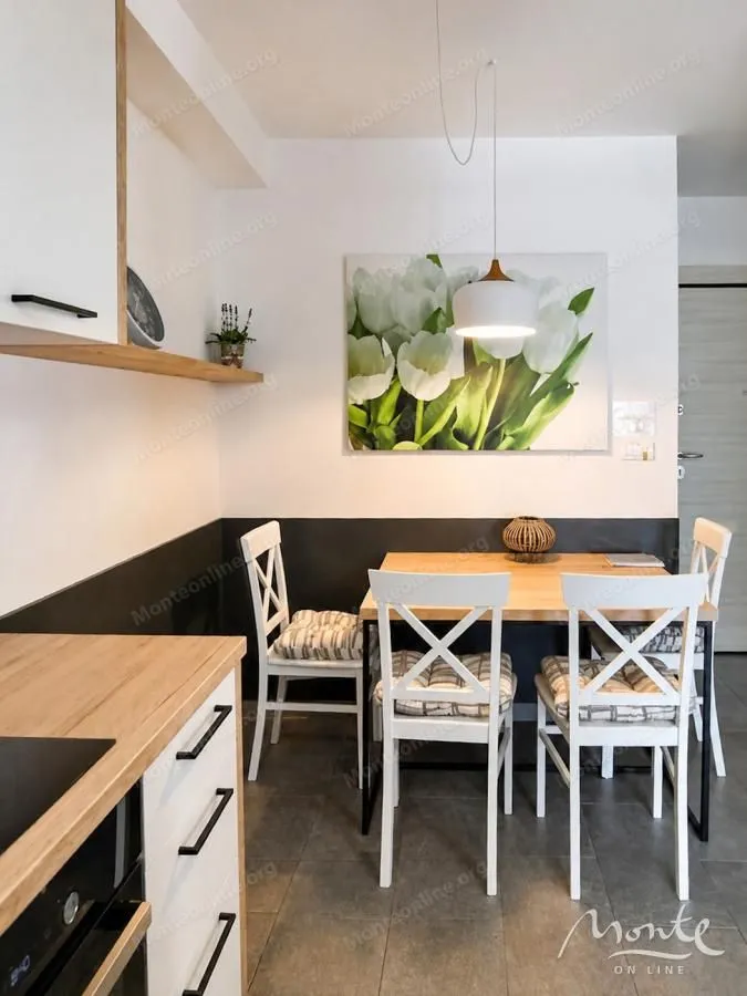 Prodaja, jednosoban stan, 46m², Centar, Tivat