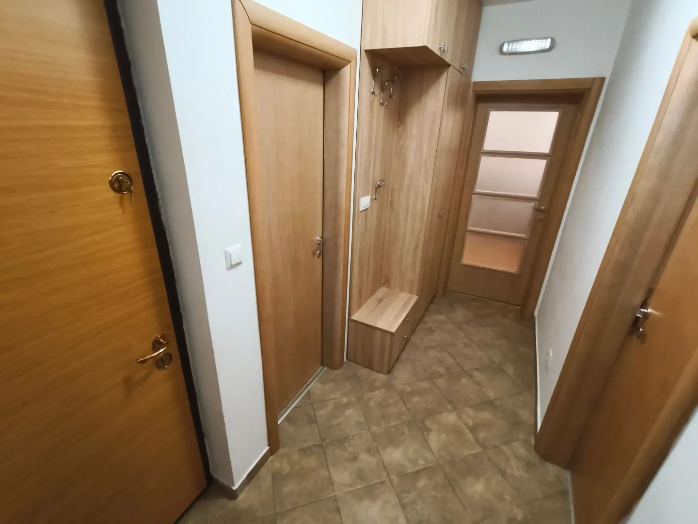 Izdavanje, dvosoban stan, 70m², Stari Aerodrom, Podgorica