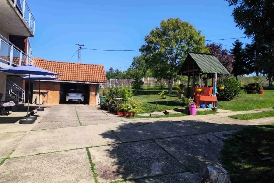 Prodaja, kuća, 399m², Arnajevo, Barajevo