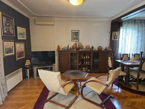 Prodaja, kuća, 298m², Tološi, Podgorica - image 6