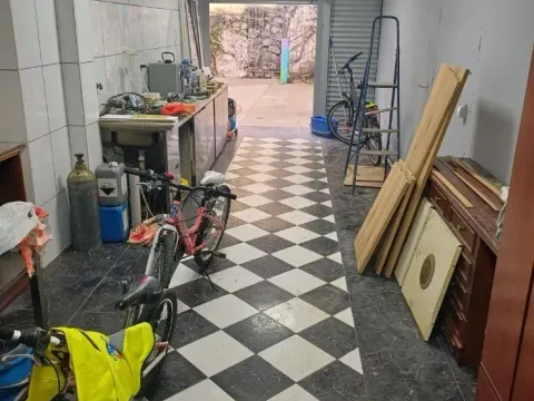 Izdavanje, parking/garaža, 40m², Momišići, Podgorica - image 1