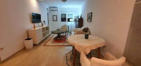 Izdavanje, jednosoban stan, 50m², City Kvart, Podgorica - image 6