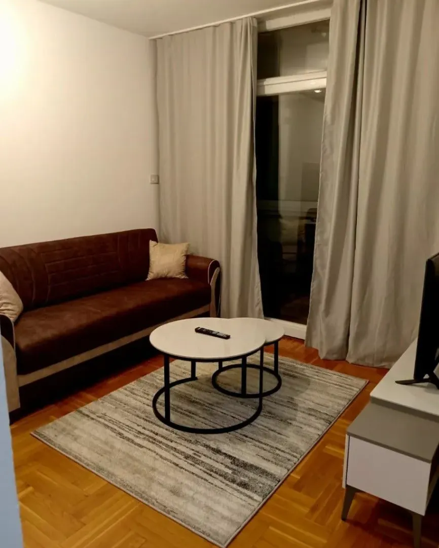Izdavanje, jednosoban stan, 35m², City Kvart, Podgorica