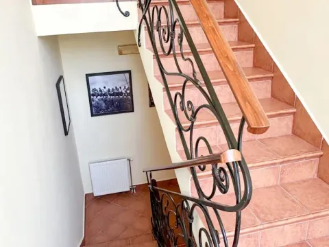 Prodaja, kuća, 211m², Gorica C, Podgorica - image 10