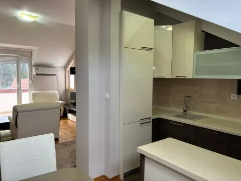 Prodaja, trosoban stan, 62m², Centar, Cetinje - image 5