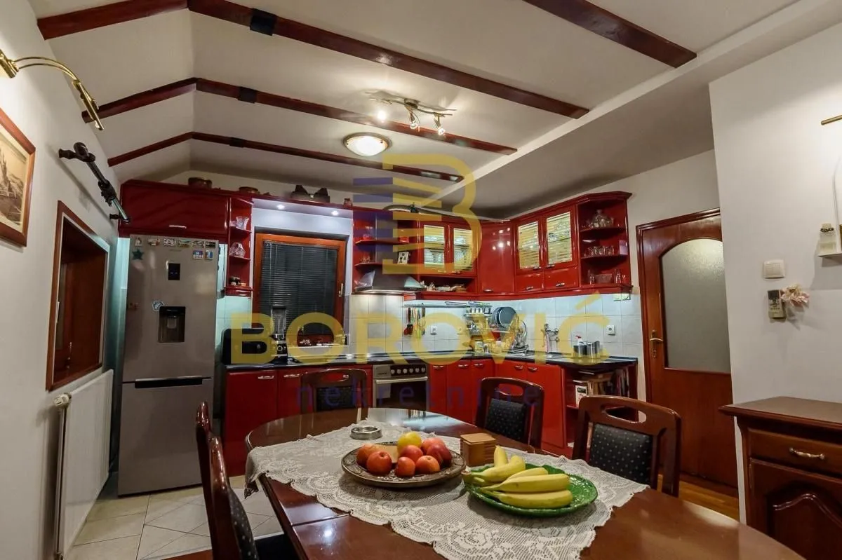 Sale, four bedroom apartment, 104m², Stari Grad, Beograd