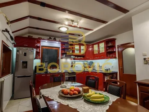 Sale, four bedroom apartment, 104m², Stari Grad, Beograd - image 9