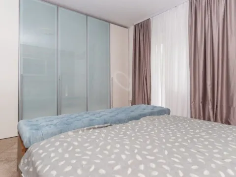 Izdavanje, trosoban stan, 200m², Gorica C, Podgorica - image 8
