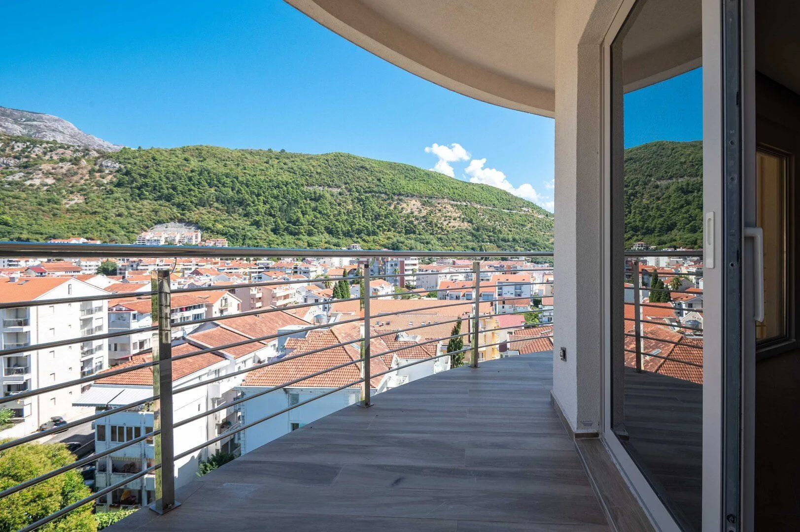 Prodaja, trosoban stan, 450m², Budva, Crna Gora