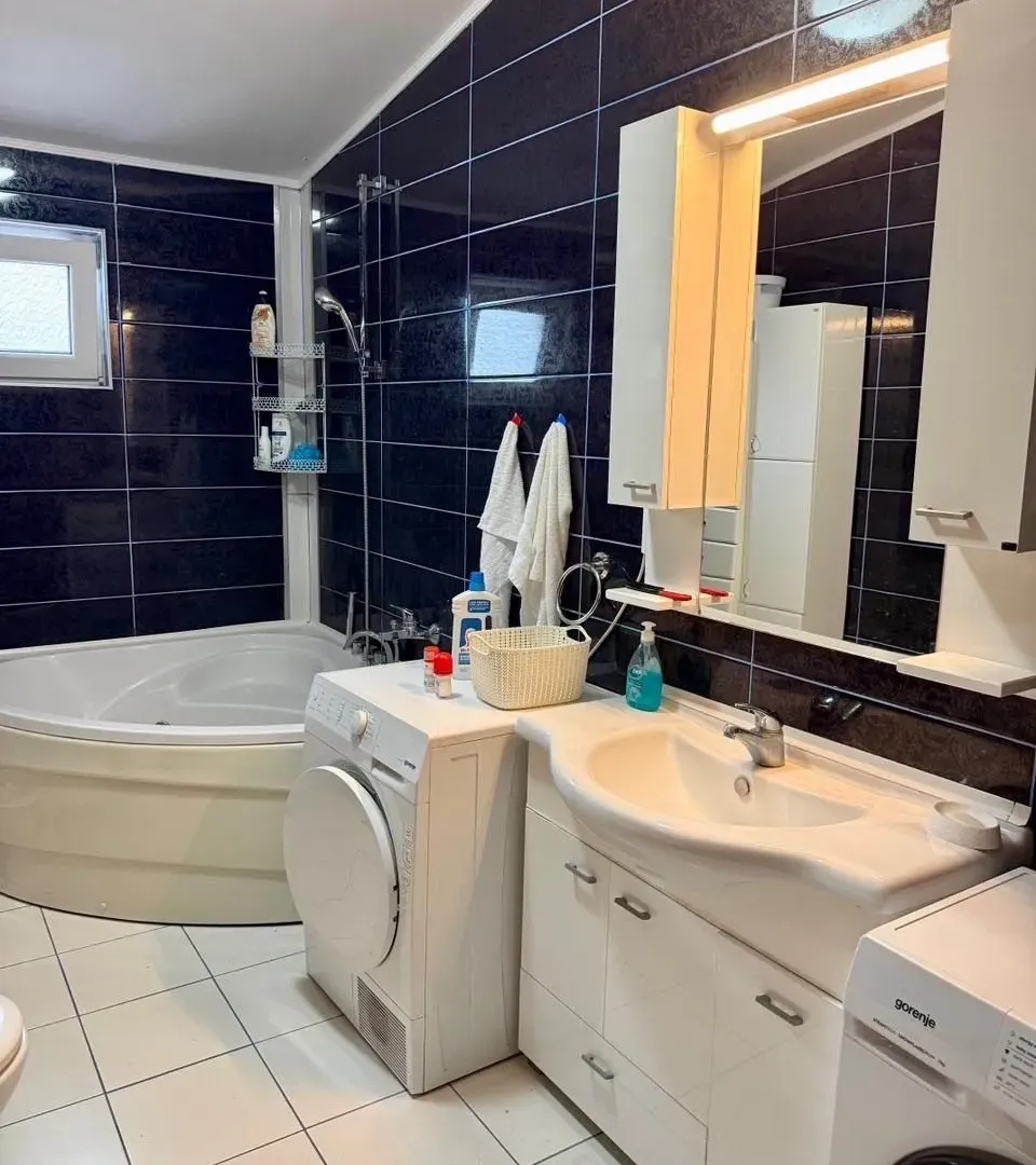 Rent, three bedroom apartment, 140m², Sutomore, Bar