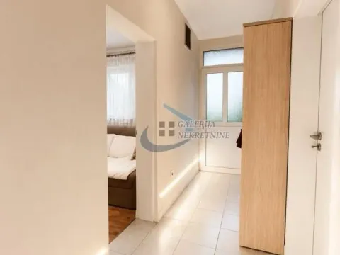 Sale, house, 290m², Centar, Inđija - image 8