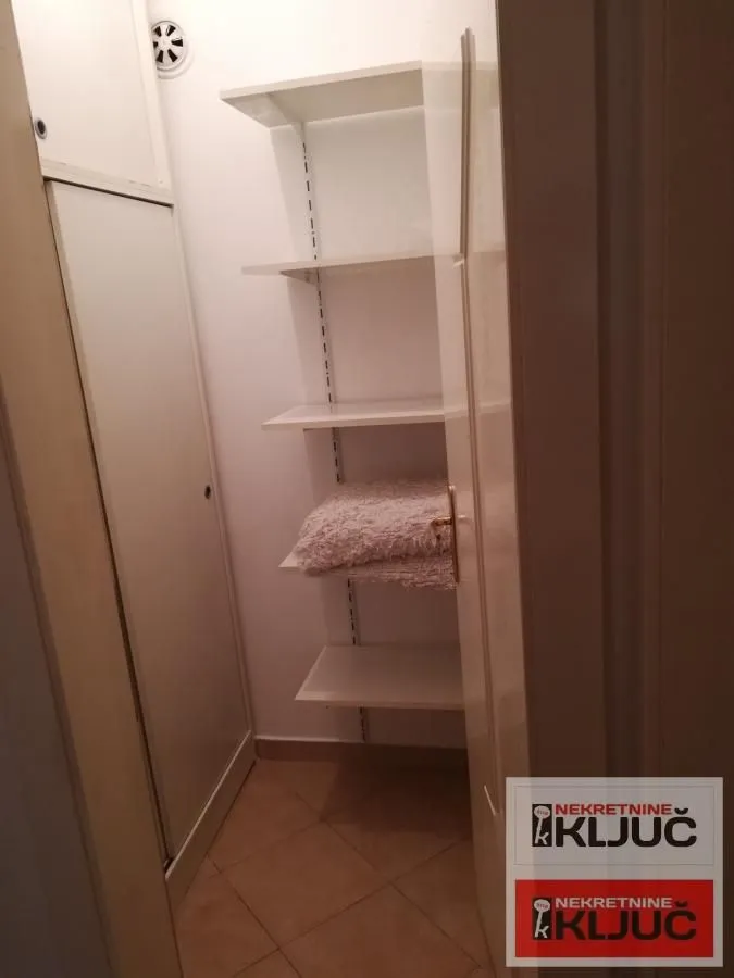 Izdavanje, jednosoban stan, 40m², Grbavica, Novi Sad Sve Podlokacije