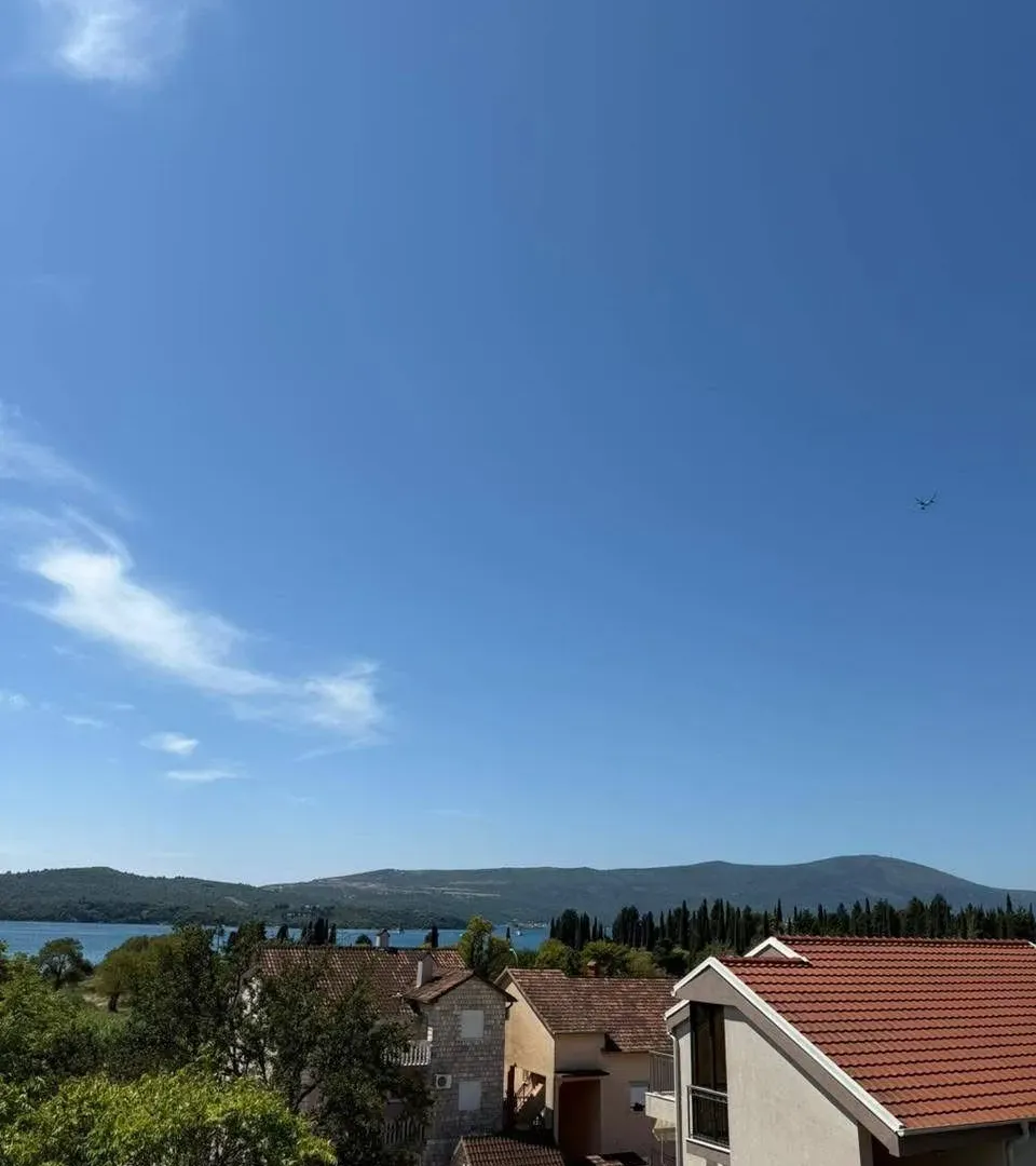 Rent, one bedroom apartment, 50m², Centar, Tivat
