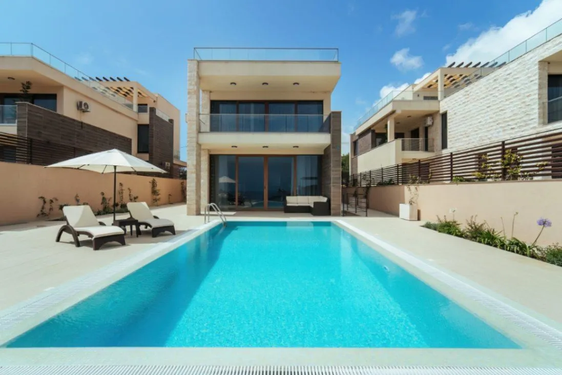 Izdavanje, kuća, 450m², Krimovica, Kotor