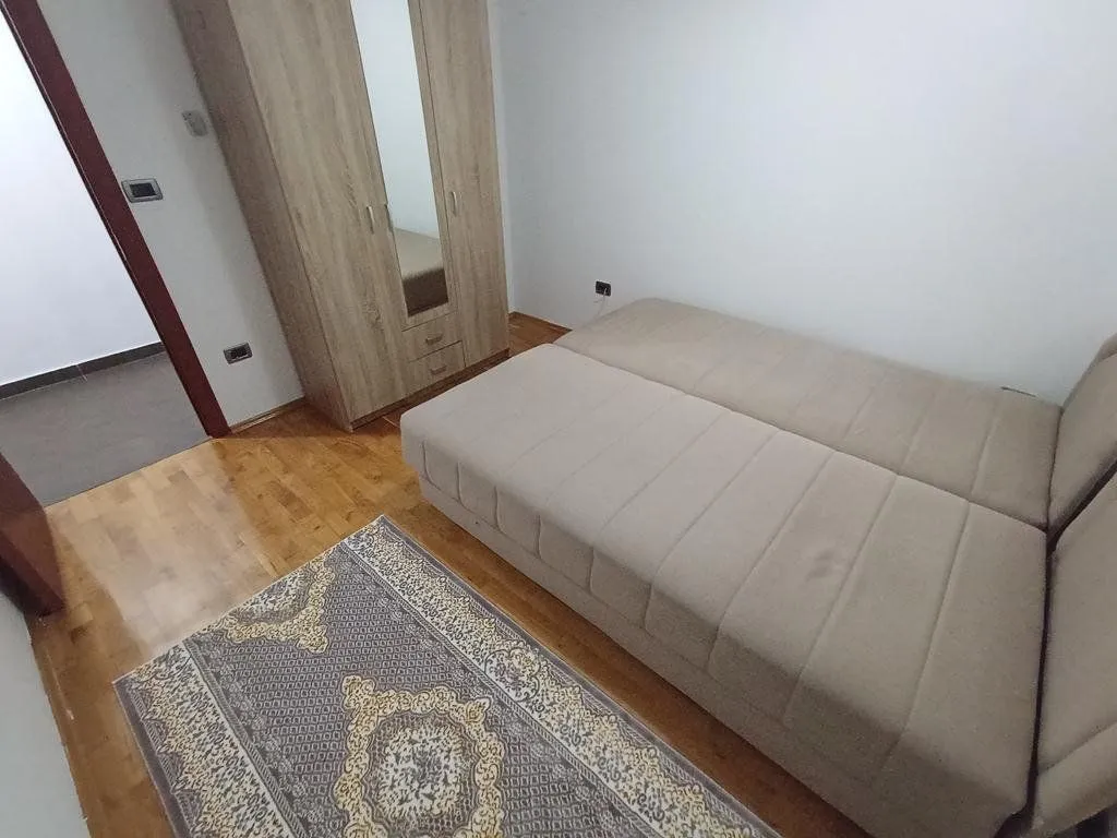 Izdavanje, trosoban stan, 90m², Podgorica, Crna Gora