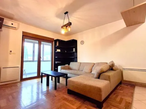 Izdavanje, jednosoban stan, 50m², Podgorica, Crna Gora - image 7