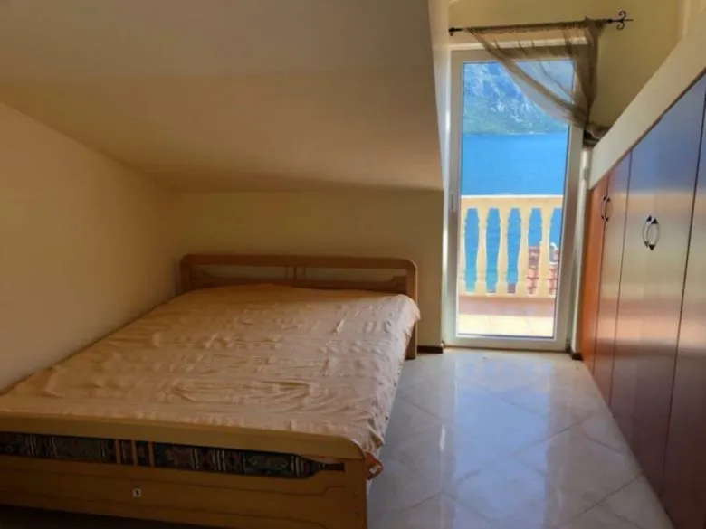 Izdavanje, dvosoban stan, 61m², Stoliv, Kotor