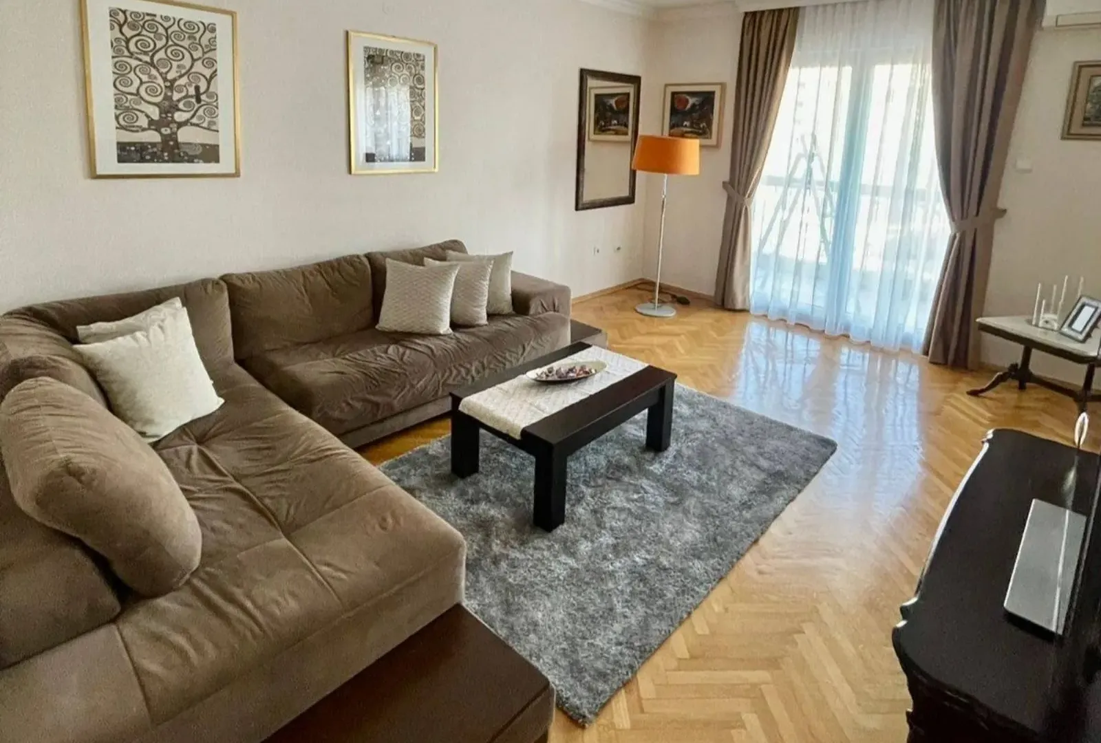 Izdavanje, stan, 87m², Centar, Podgorica