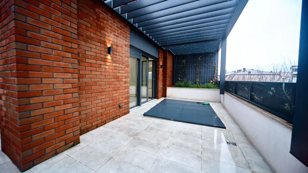 Prodaja, dvosoban stan, 96m², Krivi Most, Podgorica