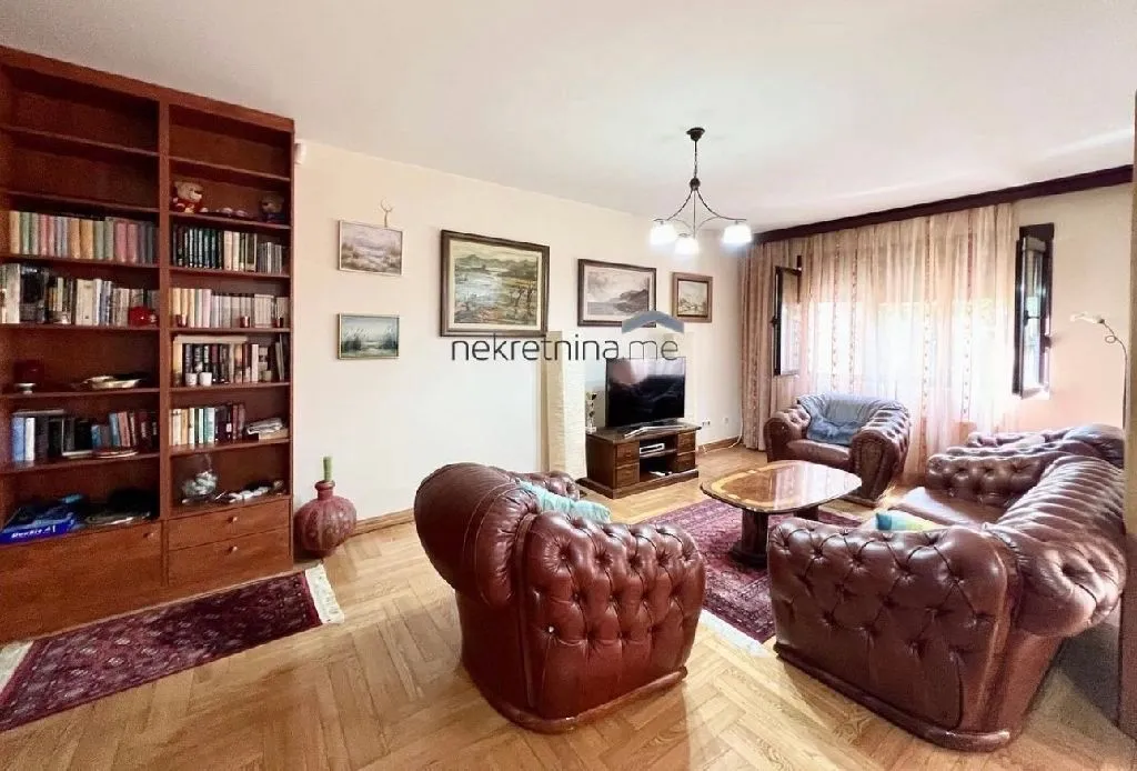 Prodaja, kuća, 200m², Gorica C, Podgorica